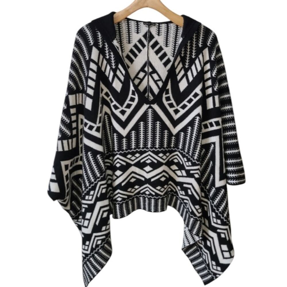 Express Boho Aztec Poncho Hoodie One Size Black White Tribal Spring Layering EUC